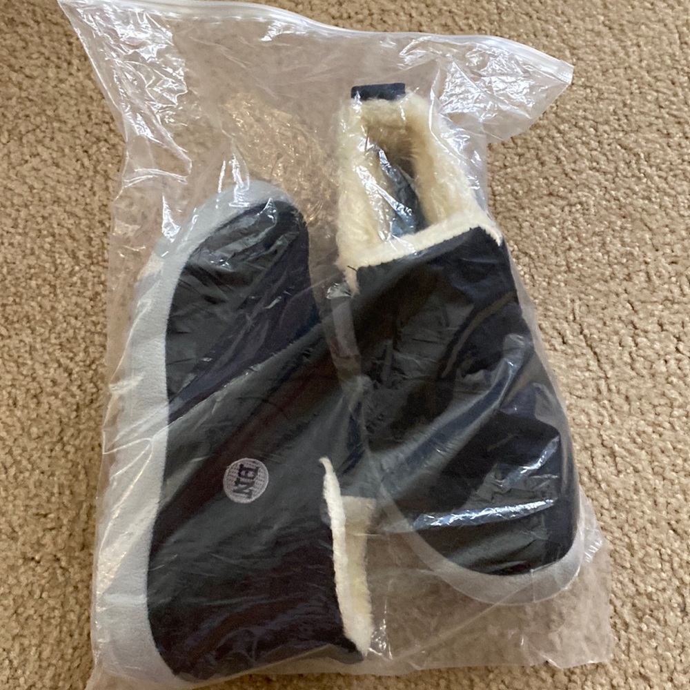 Brand New women’s lined booties